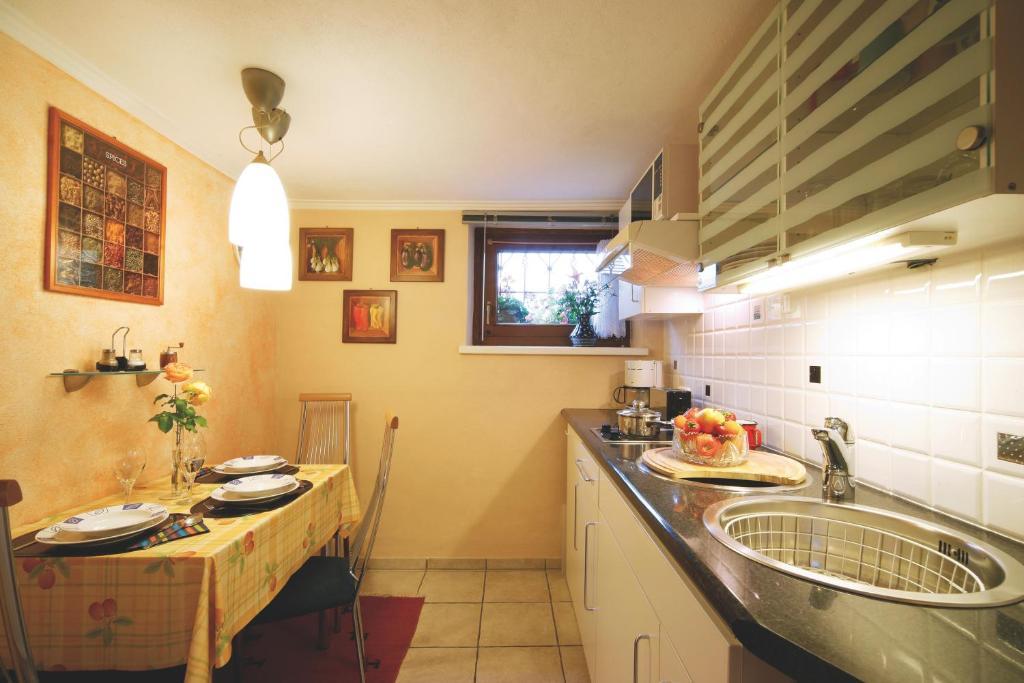 Apartment Haus Schatz Кицбюэль Номер фото